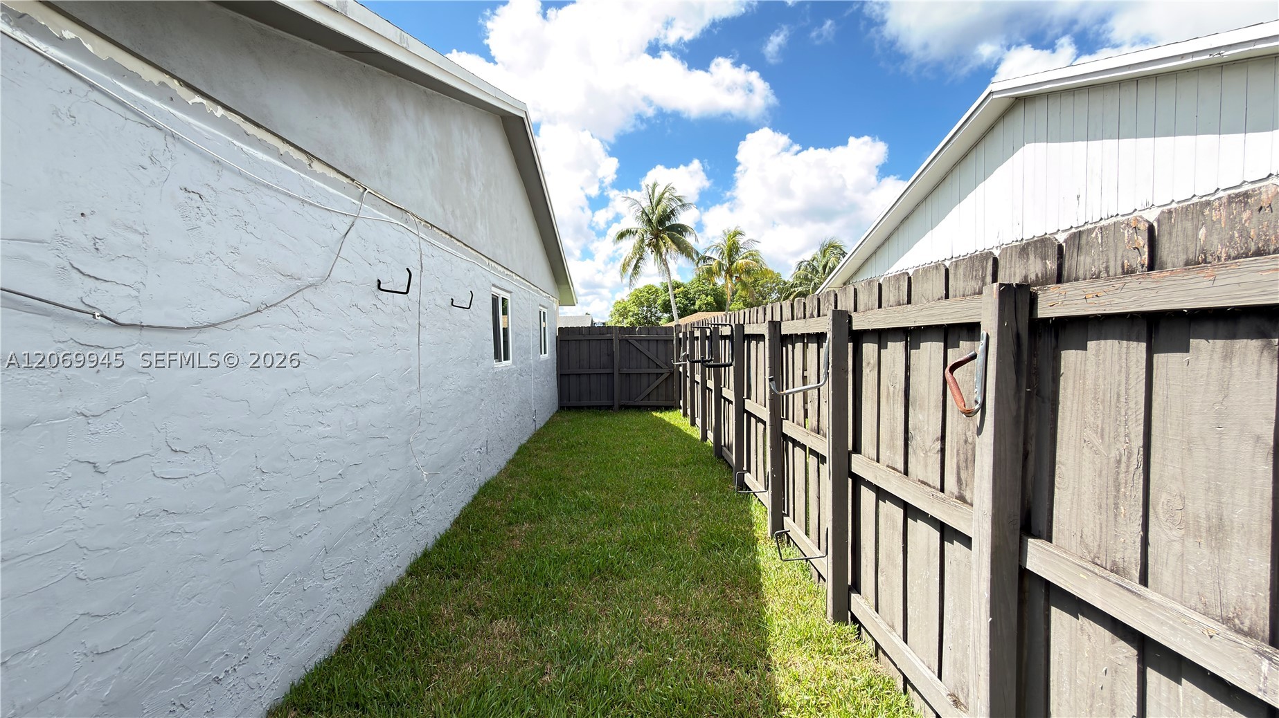 8151 SW 7th St, North Lauderdale FL 33068