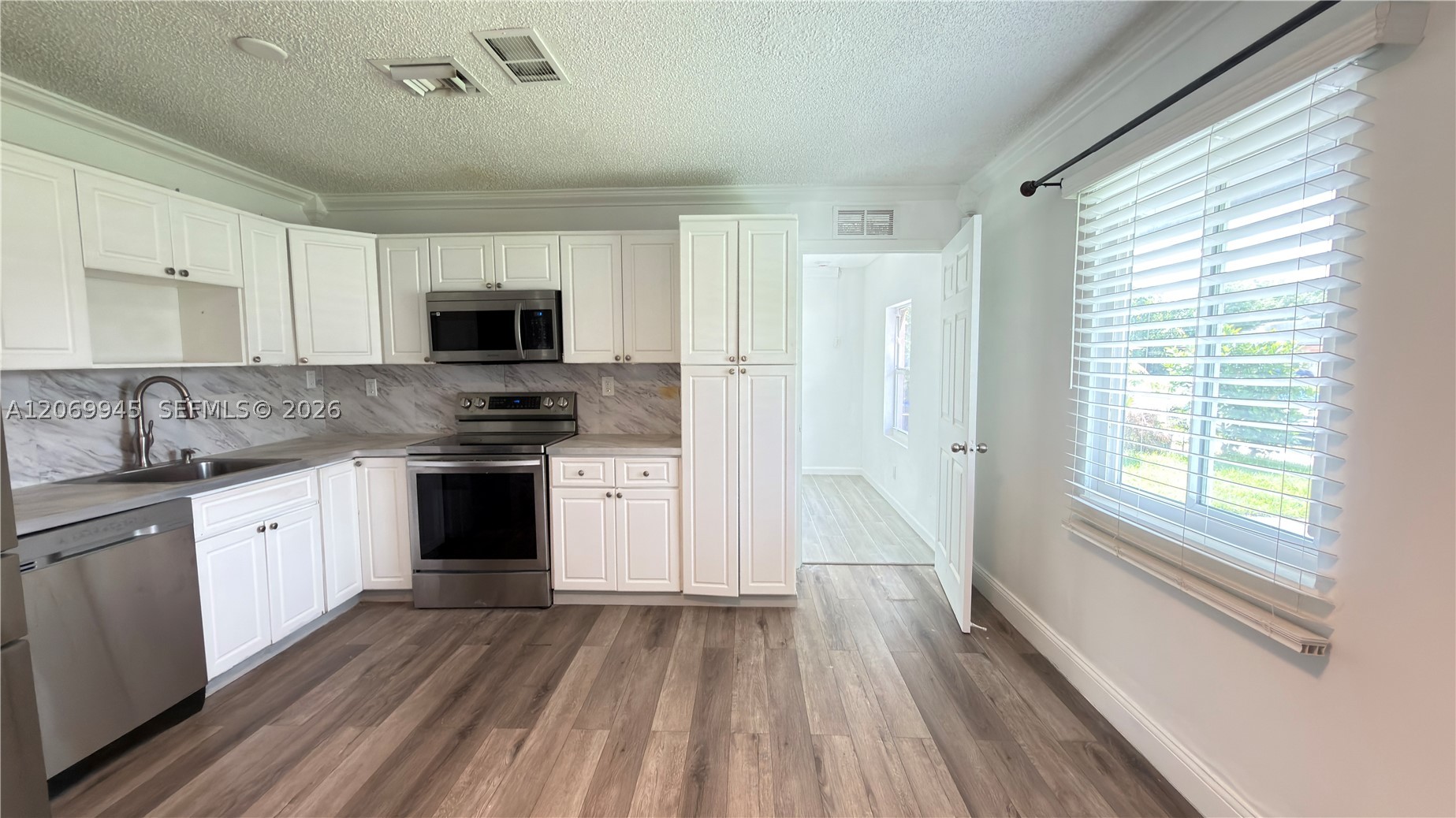 8151 SW 7th St, North Lauderdale FL 33068