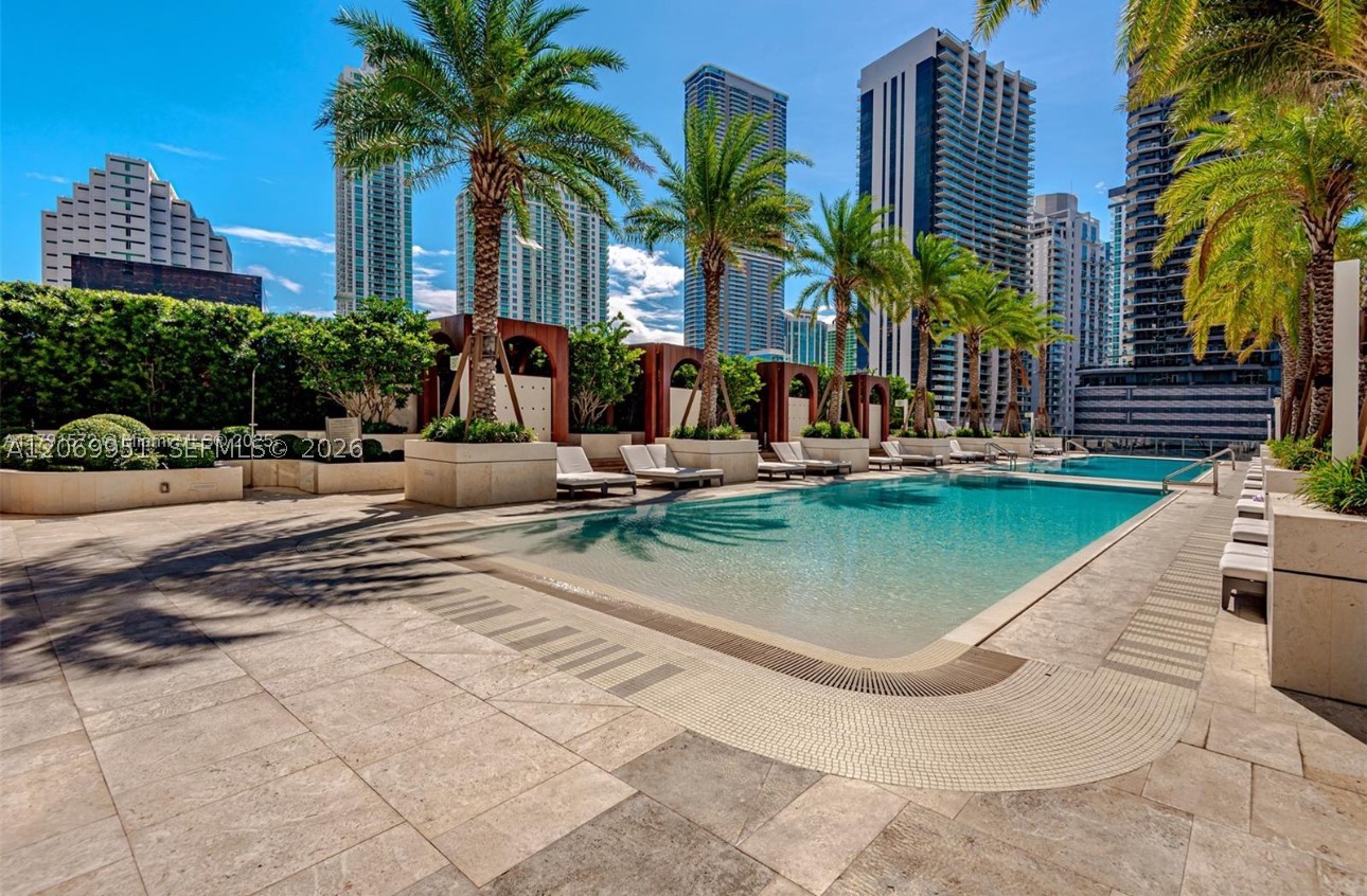 801 S Miami Ave #PH5801, Miami FL 33130