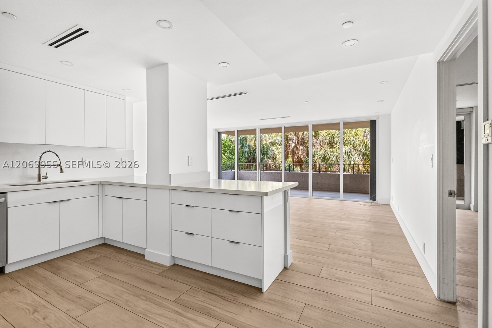 251 Crandon Blvd #210, Key Biscayne FL 33149