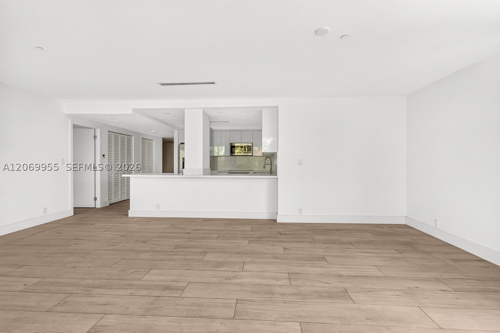 251 Crandon Blvd #210, Key Biscayne FL 33149