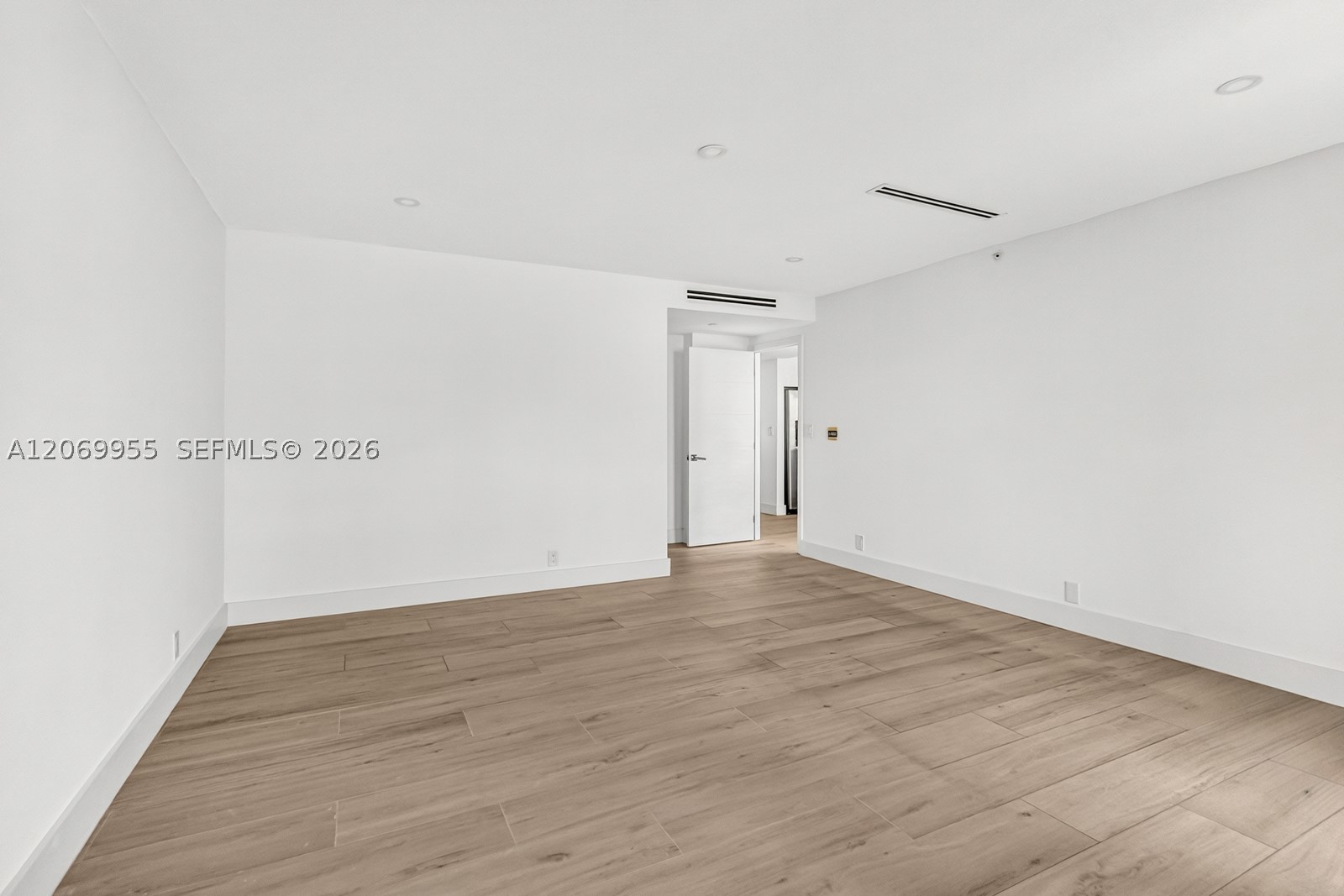 251 Crandon Blvd #210, Key Biscayne FL 33149