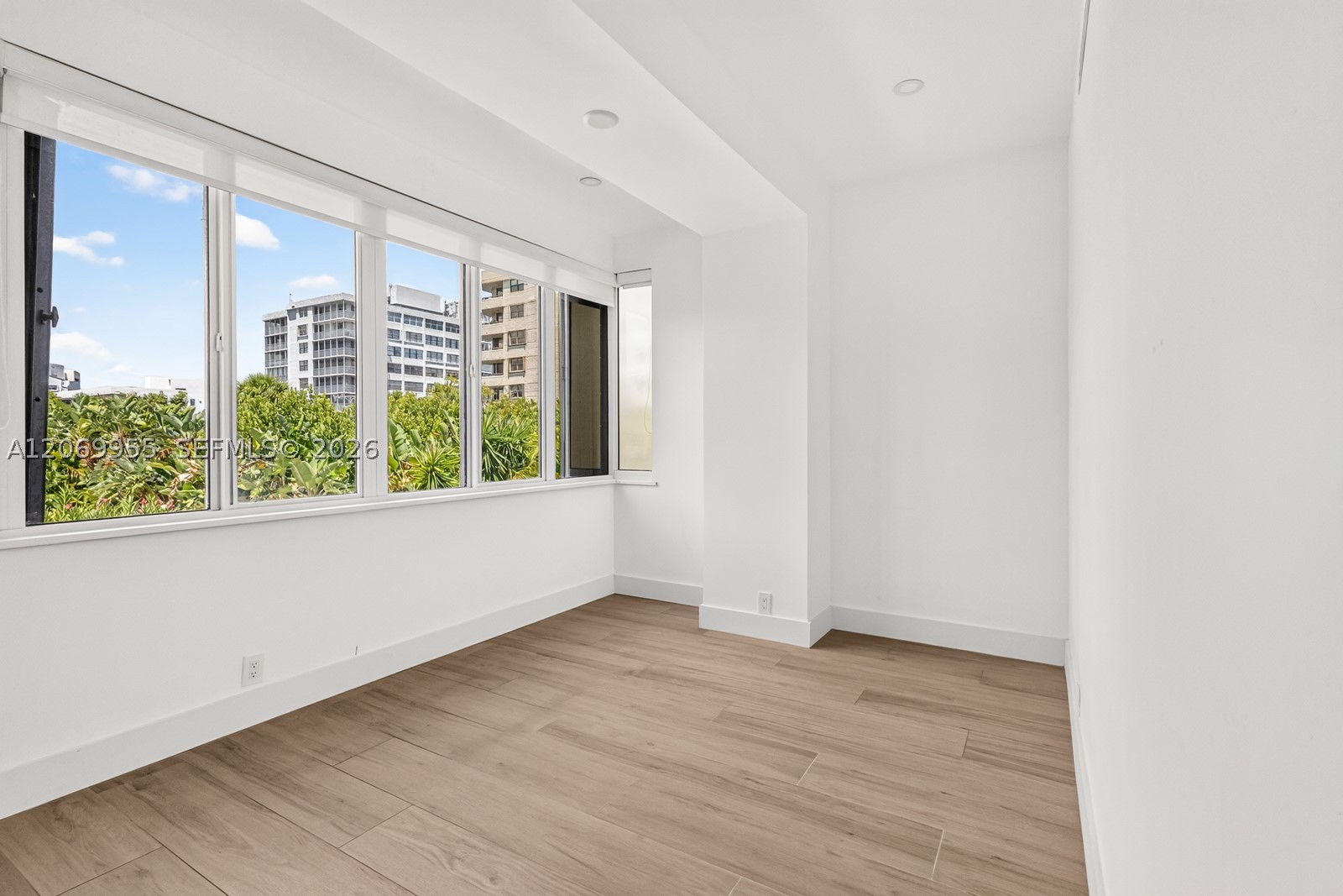 251 Crandon Blvd #210, Key Biscayne FL 33149