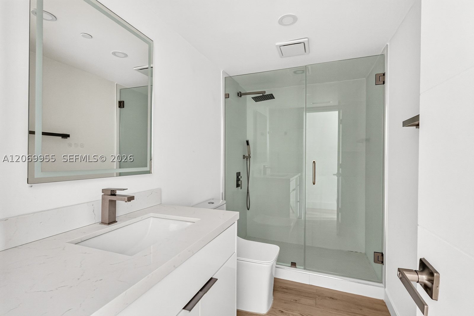 251 Crandon Blvd #210, Key Biscayne FL 33149