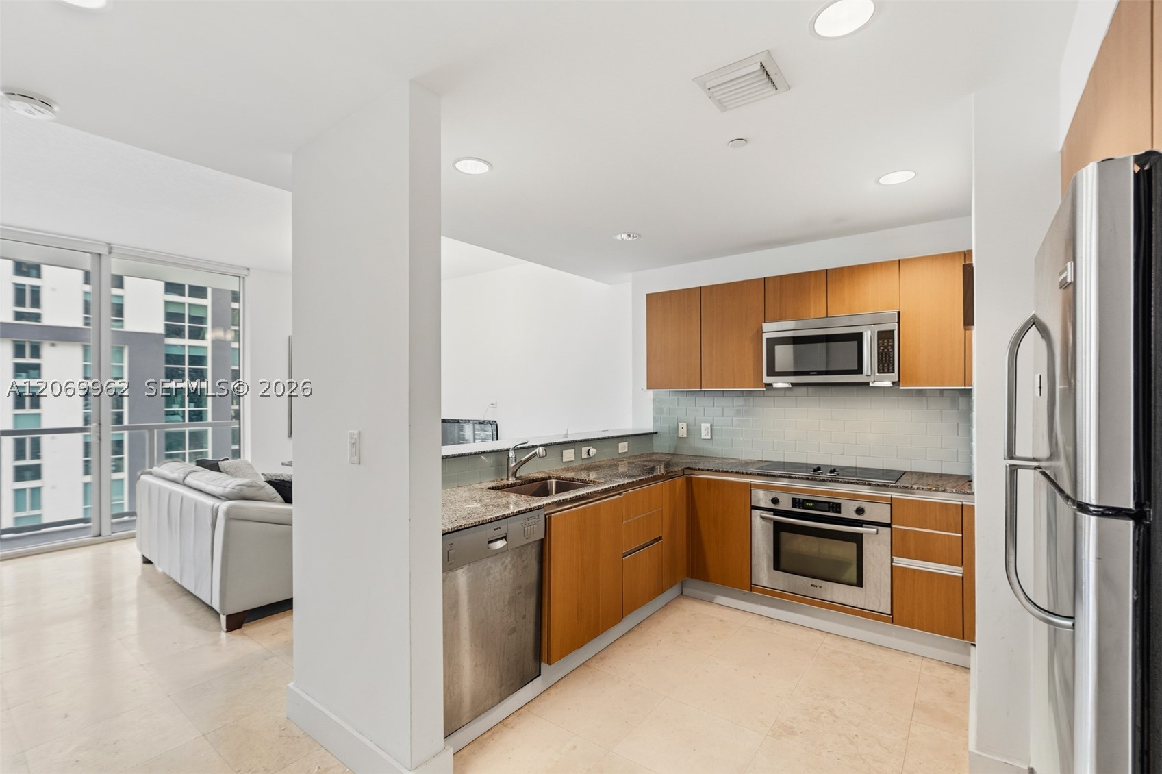 1050 Brickell Ave #2112, Miami FL 33131
