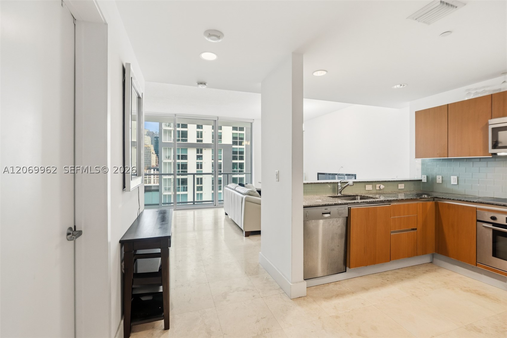 1050 Brickell Ave #2112, Miami FL 33131