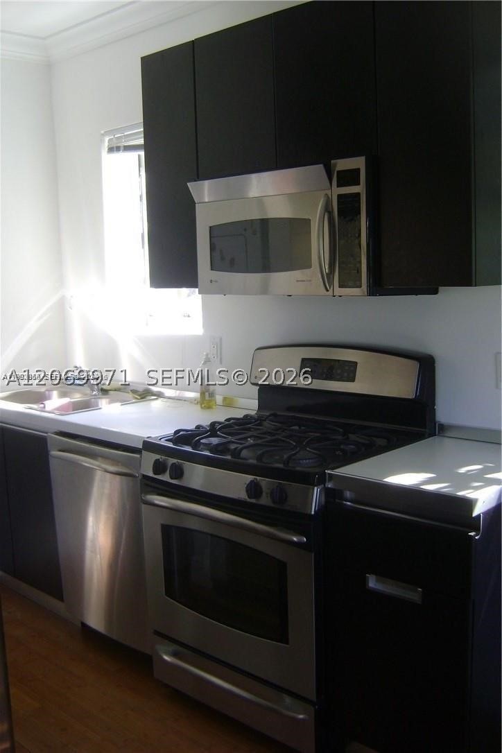 4812 Pine Tree Dr #201, Miami Beach FL 33140