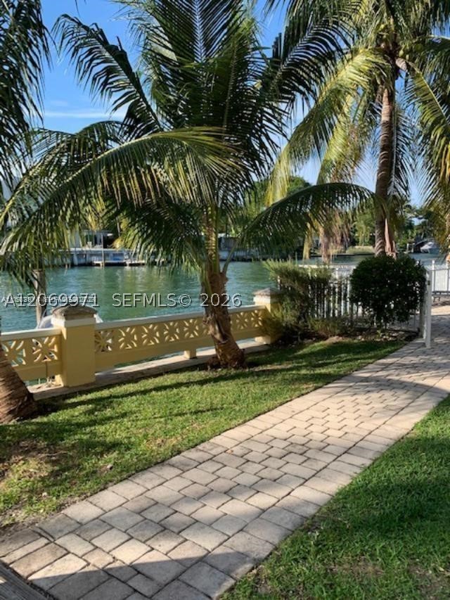 4812 Pine Tree Dr #201, Miami Beach FL 33140