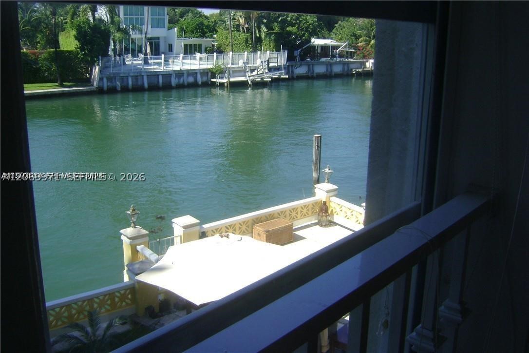 4812 Pine Tree Dr #201, Miami Beach FL 33140