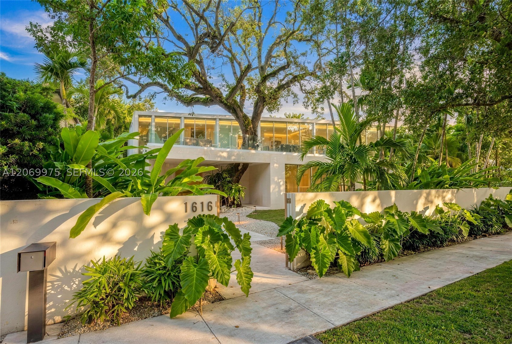1616 Onaway Dr, Miami FL 33133