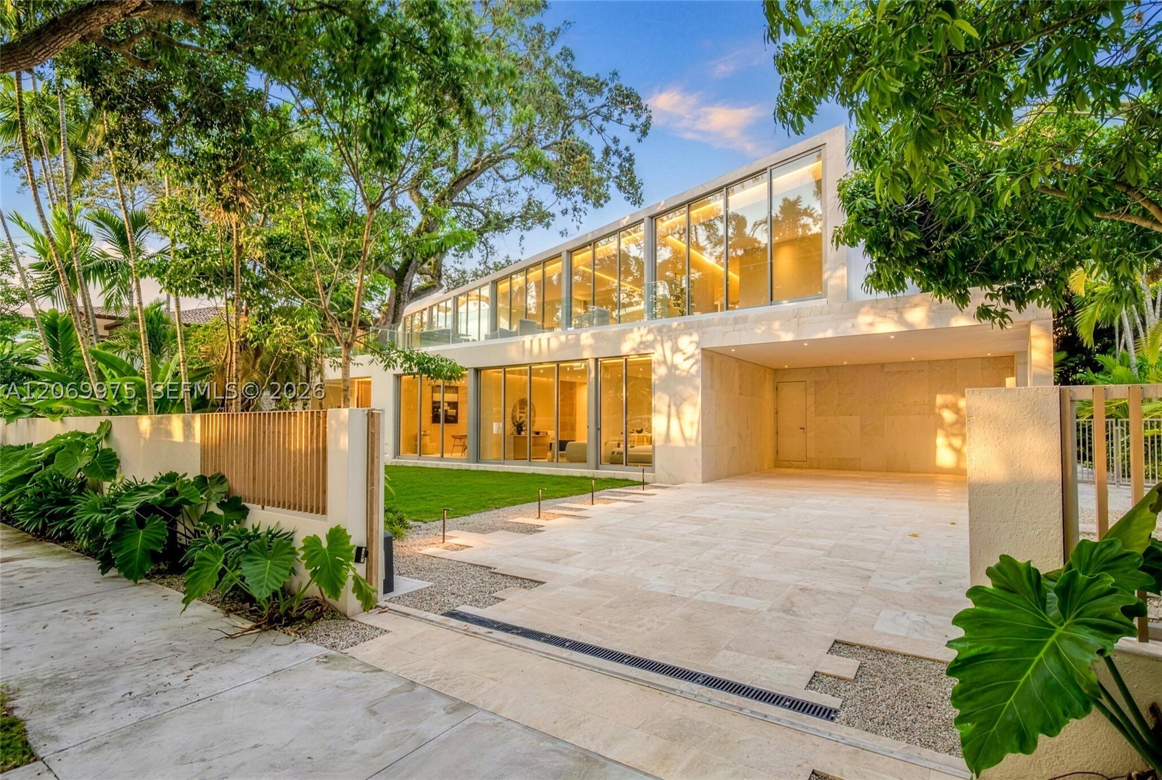 1616 Onaway Dr, Miami FL 33133