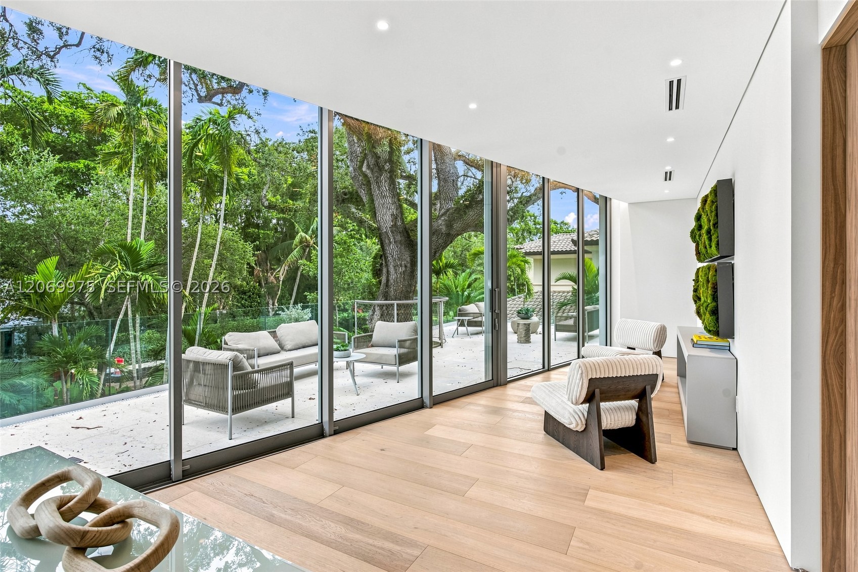 1616 Onaway Dr, Miami FL 33133