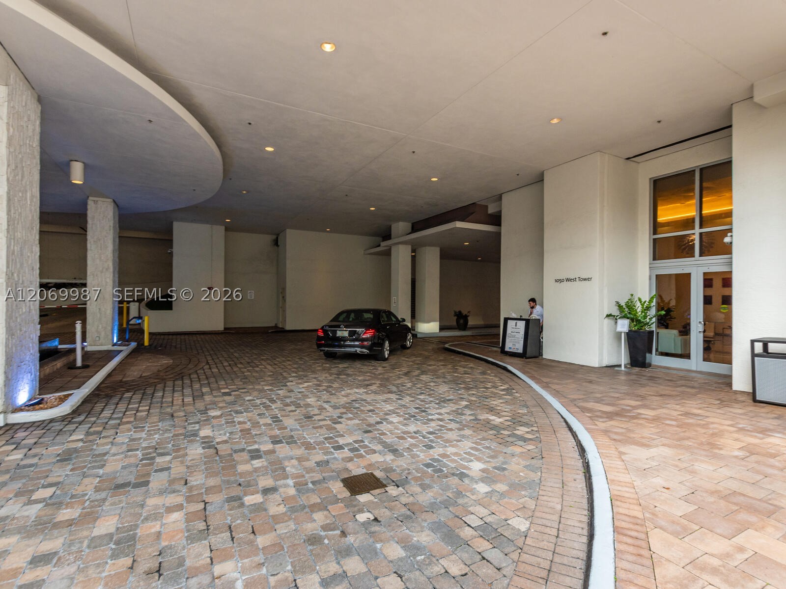 1060 Brickell Ave #1815, Miami FL 33131