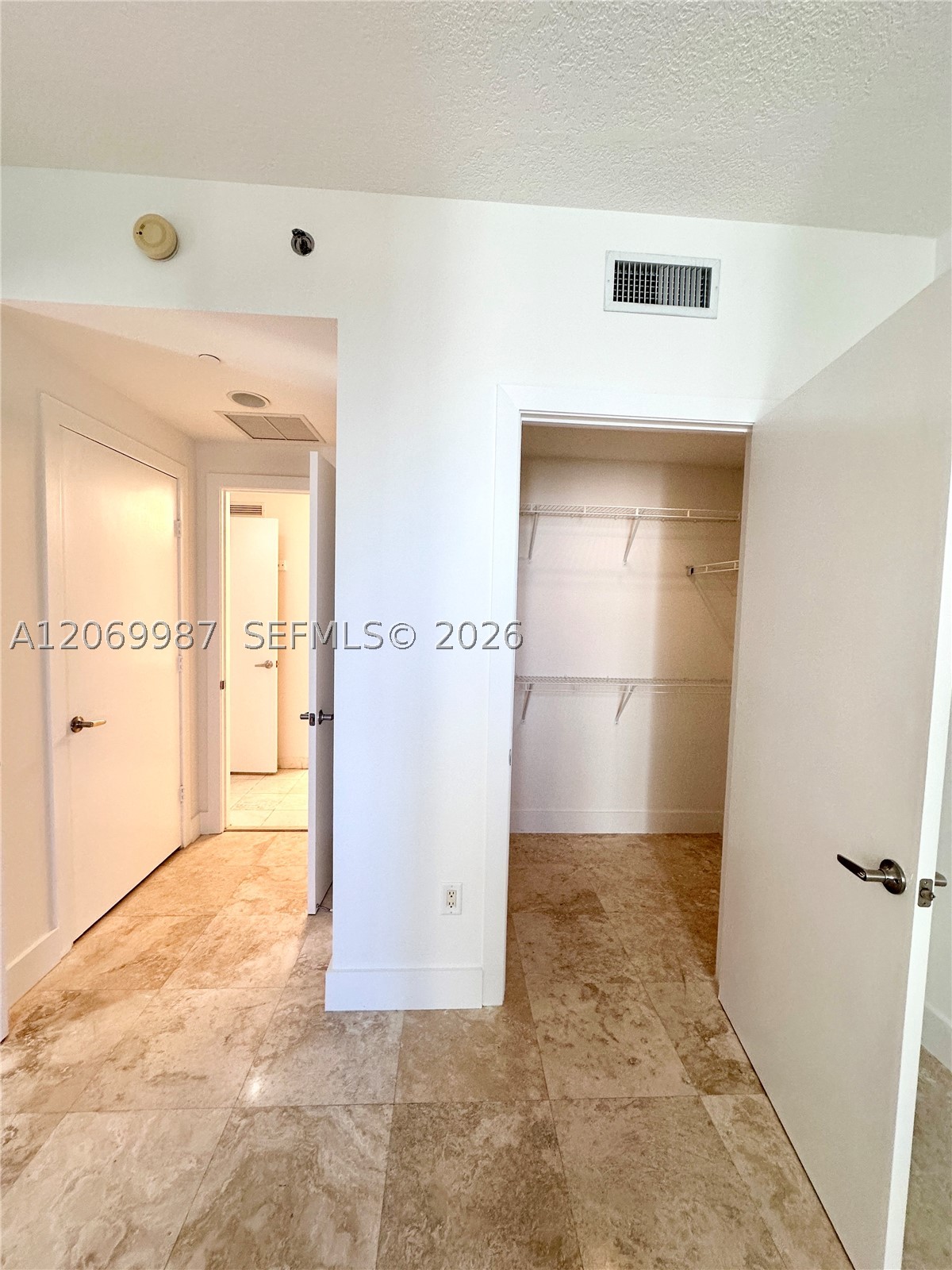 1060 Brickell Ave #1815, Miami FL 33131