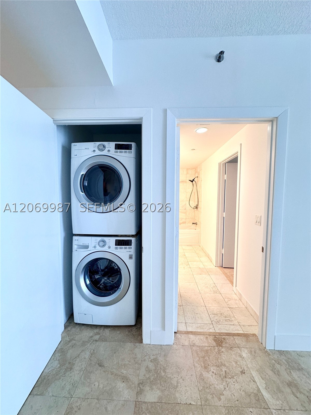 1060 Brickell Ave #1815, Miami FL 33131