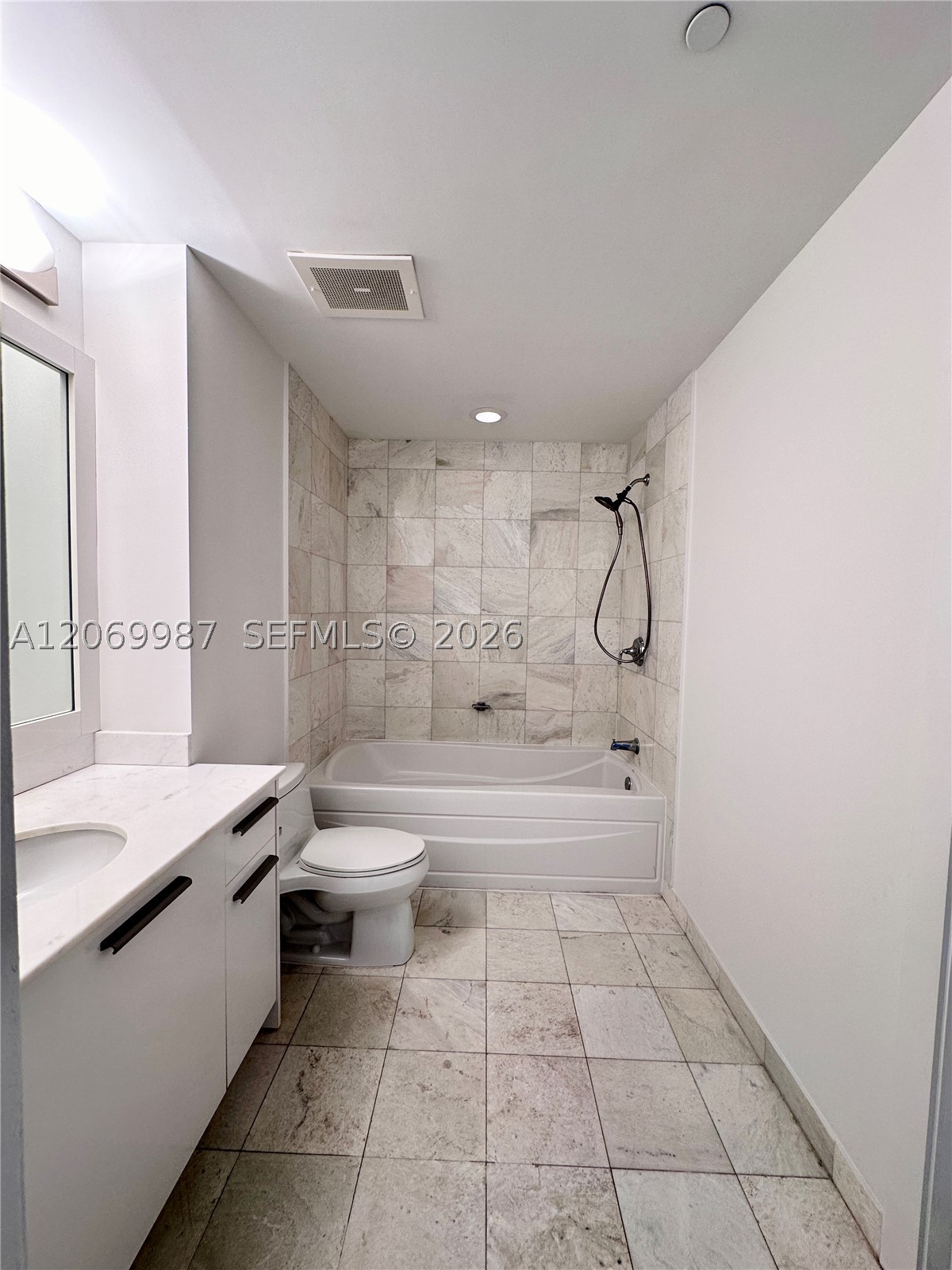 1060 Brickell Ave #1815, Miami FL 33131
