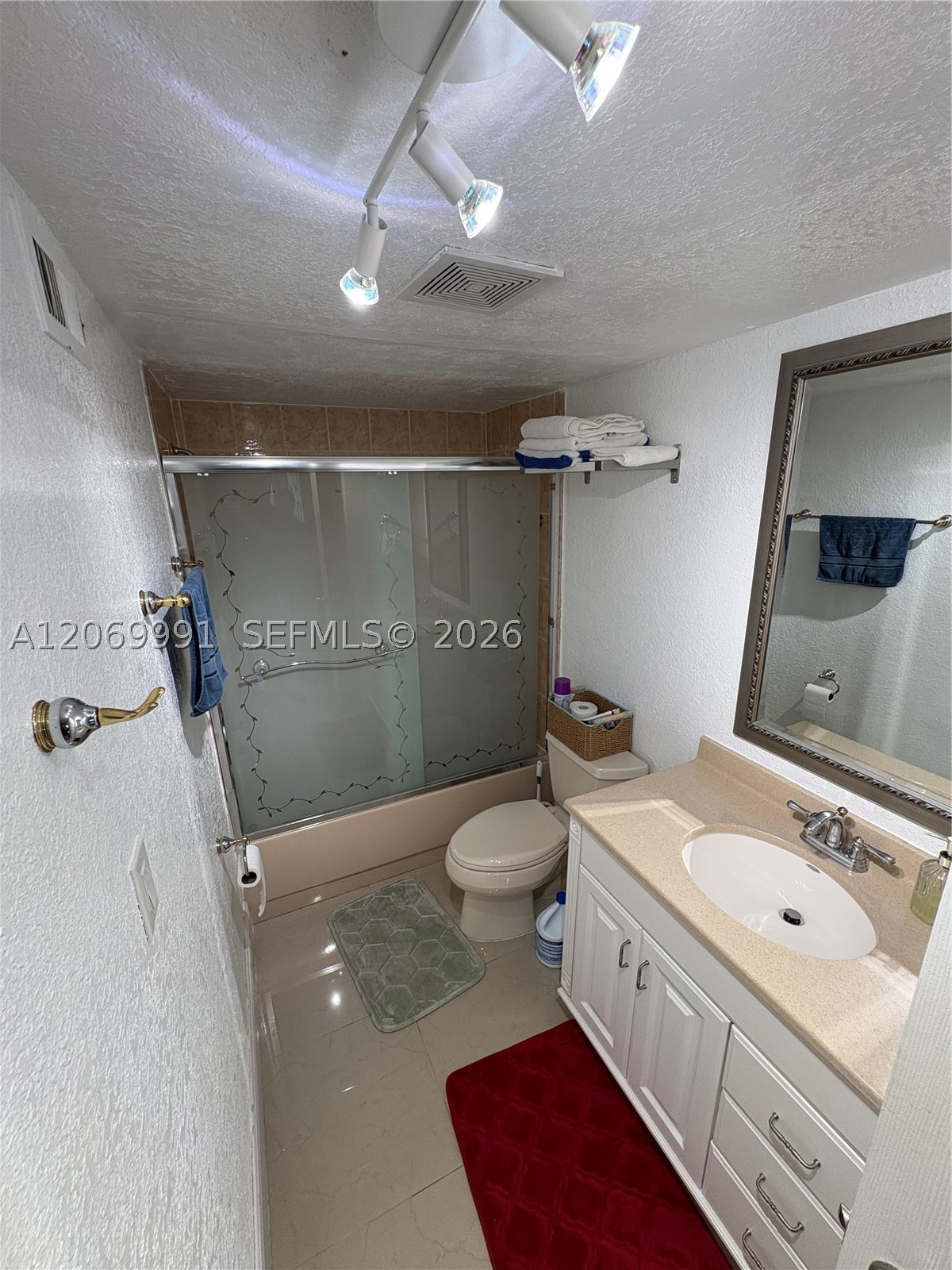 111 Golden Isles Dr #F2, Hallandale Beach FL 33009