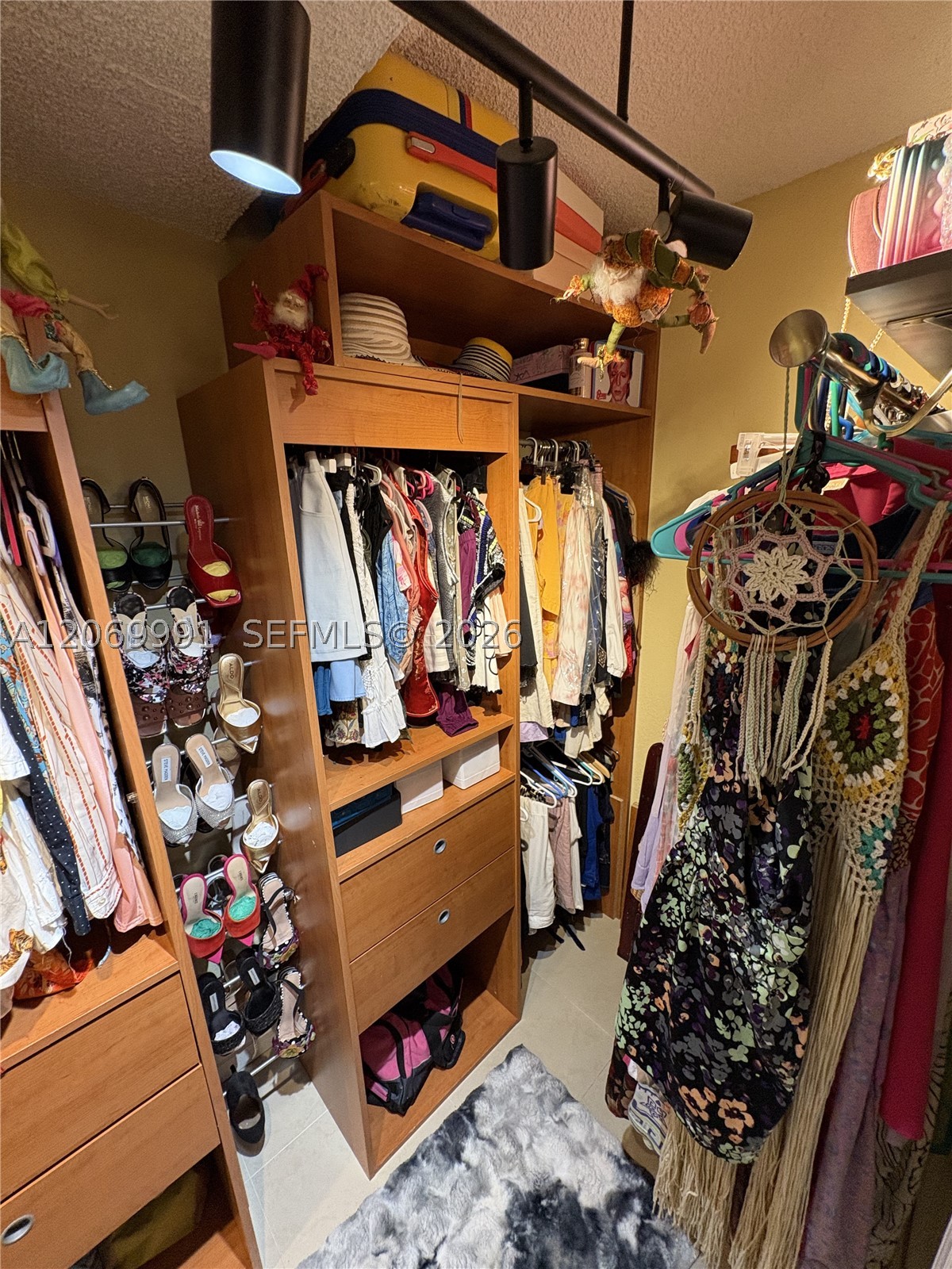 111 Golden Isles Dr #F2, Hallandale Beach FL 33009