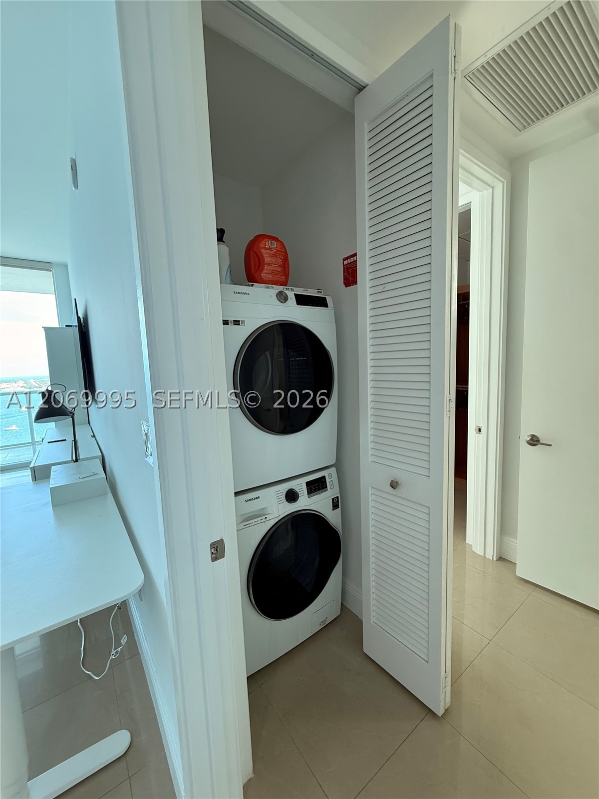 218 SE 14th St #TS107, Miami FL 33131