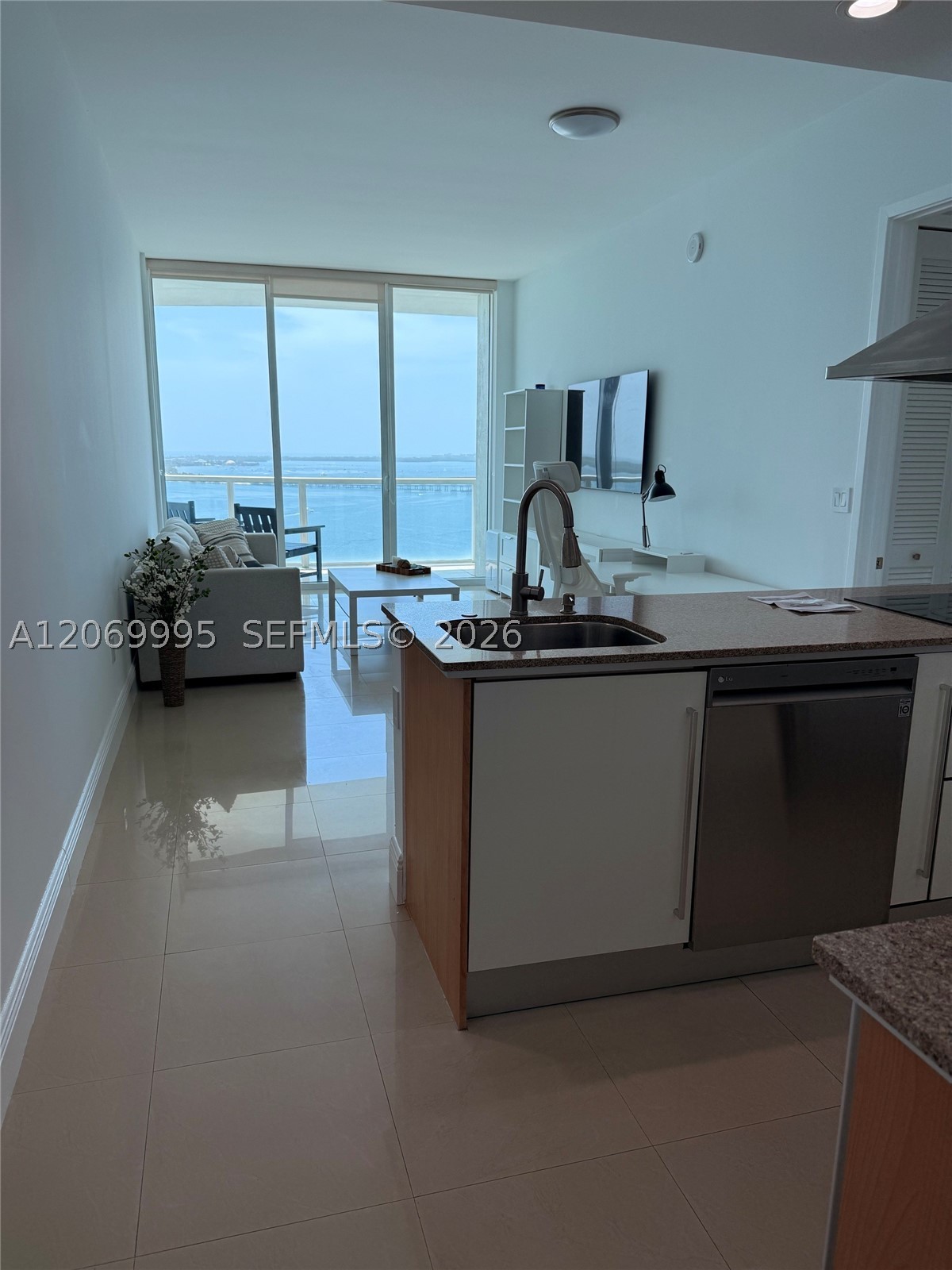 218 SE 14th St #TS107, Miami FL 33131