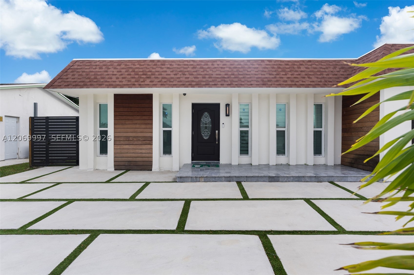 208 SE 4th Ter, Dania Beach FL 33004