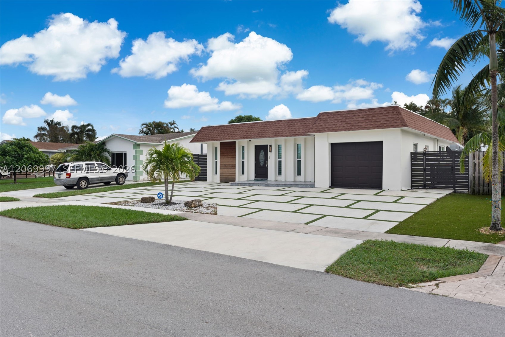 208 SE 4th Ter, Dania Beach FL 33004