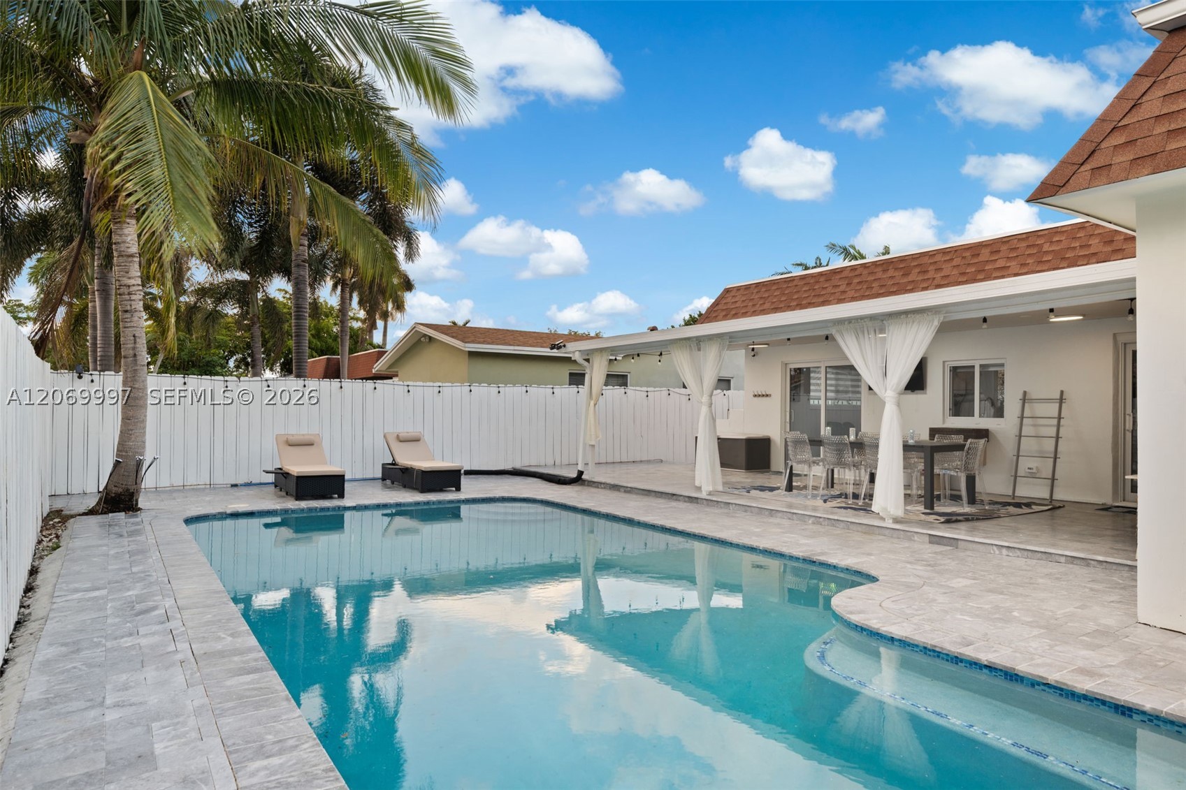 208 SE 4th Ter, Dania Beach FL 33004