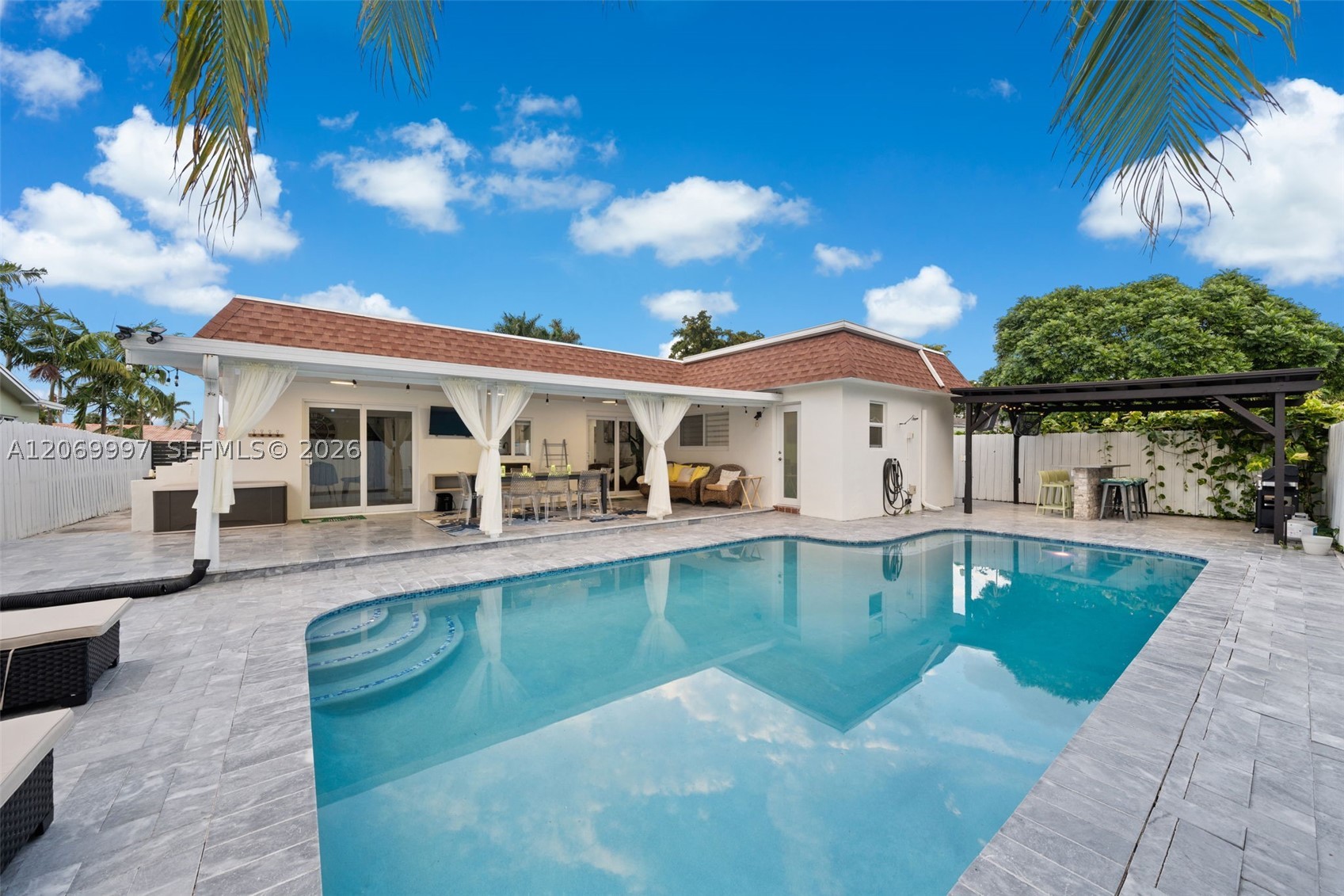208 SE 4th Ter, Dania Beach FL 33004