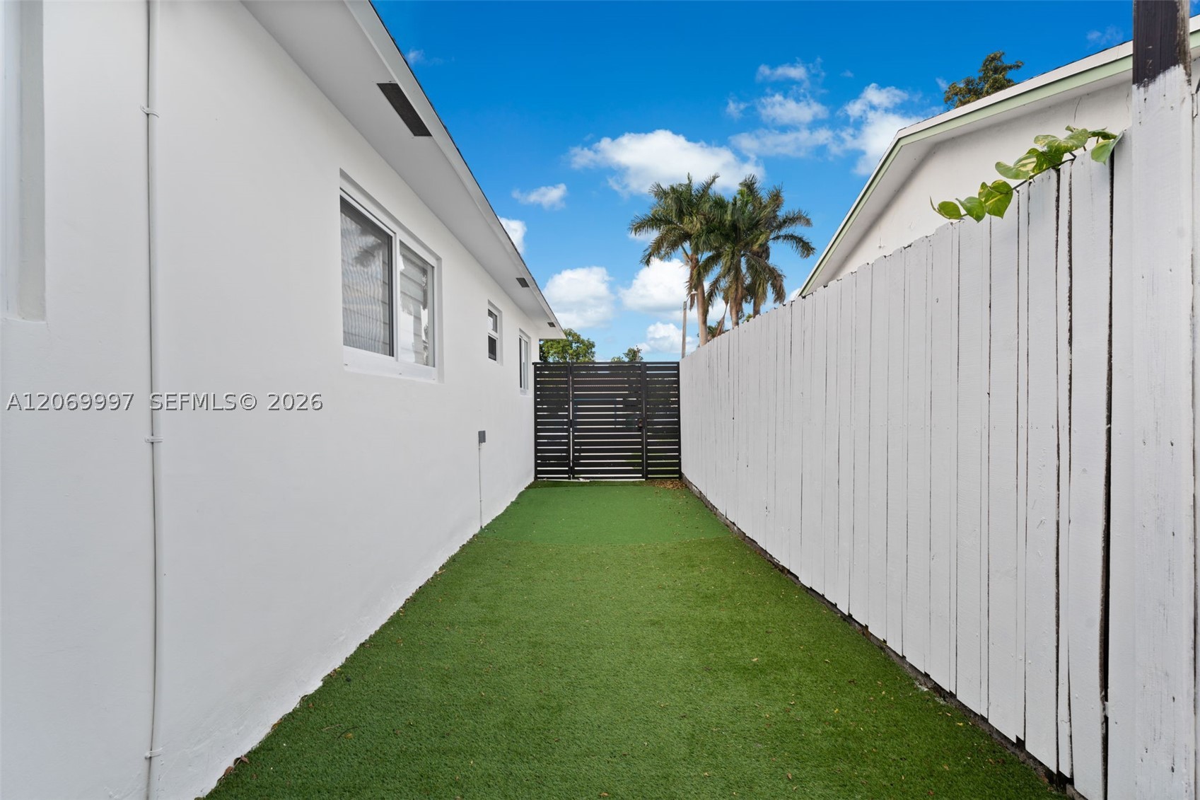 208 SE 4th Ter, Dania Beach FL 33004