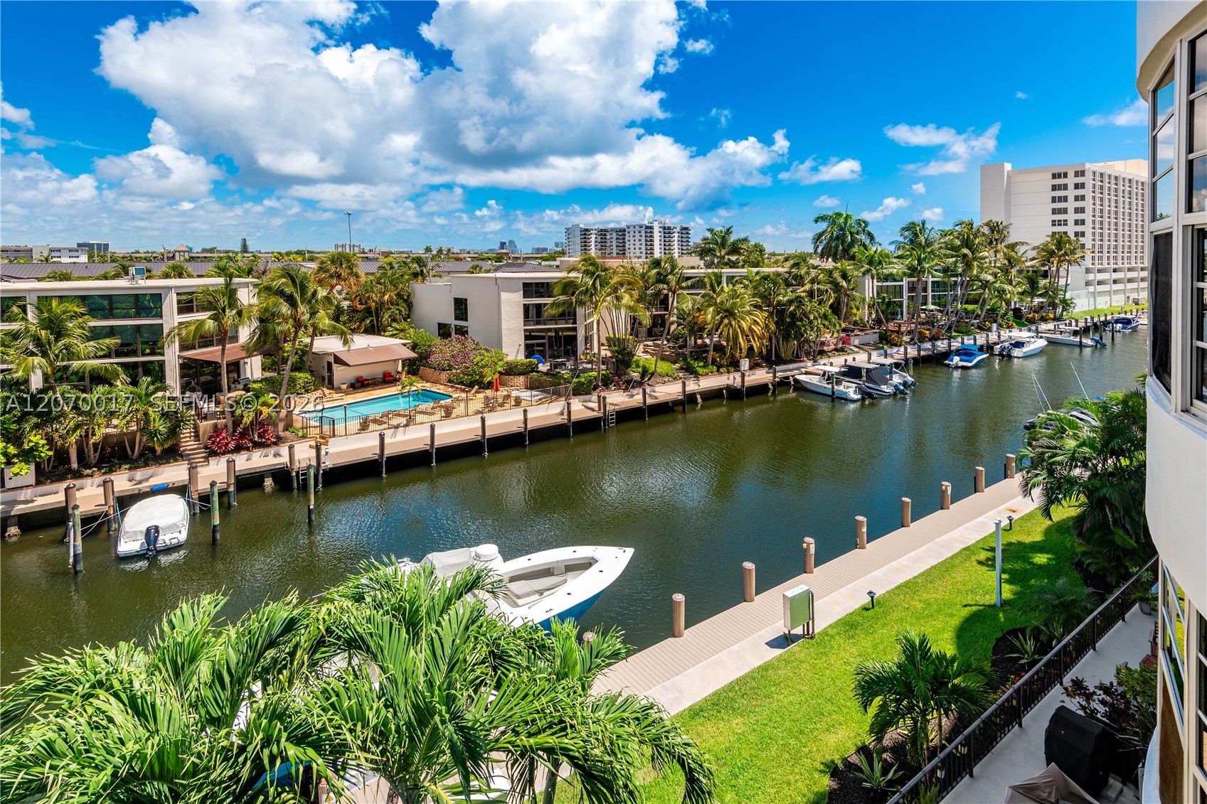 3051 NE 48th St #406, Fort Lauderdale FL 33308