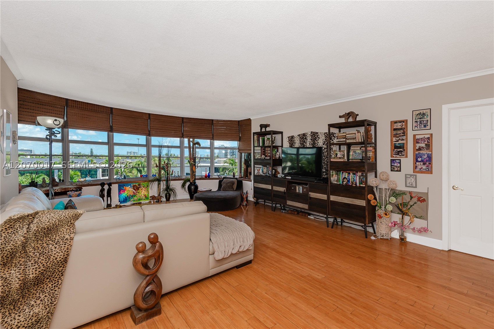 3051 NE 48th St #406, Fort Lauderdale FL 33308