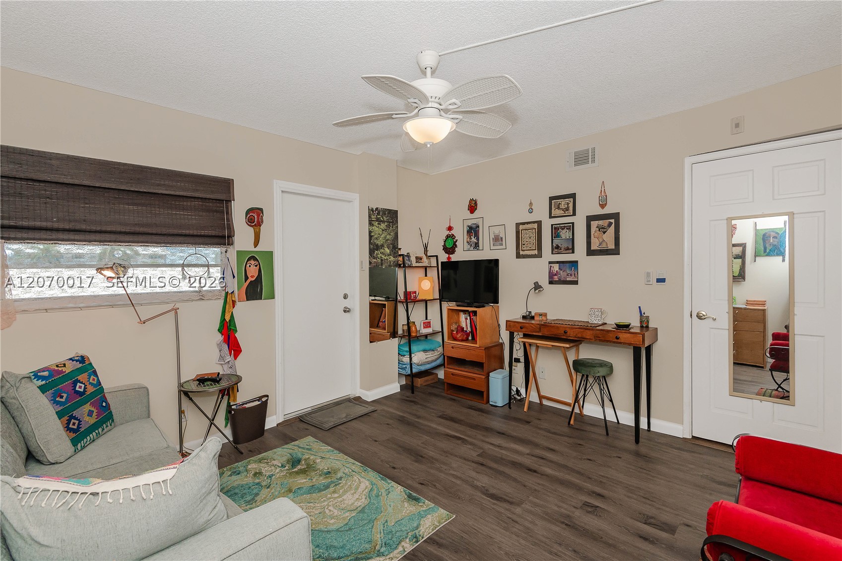3051 NE 48th St #406, Fort Lauderdale FL 33308