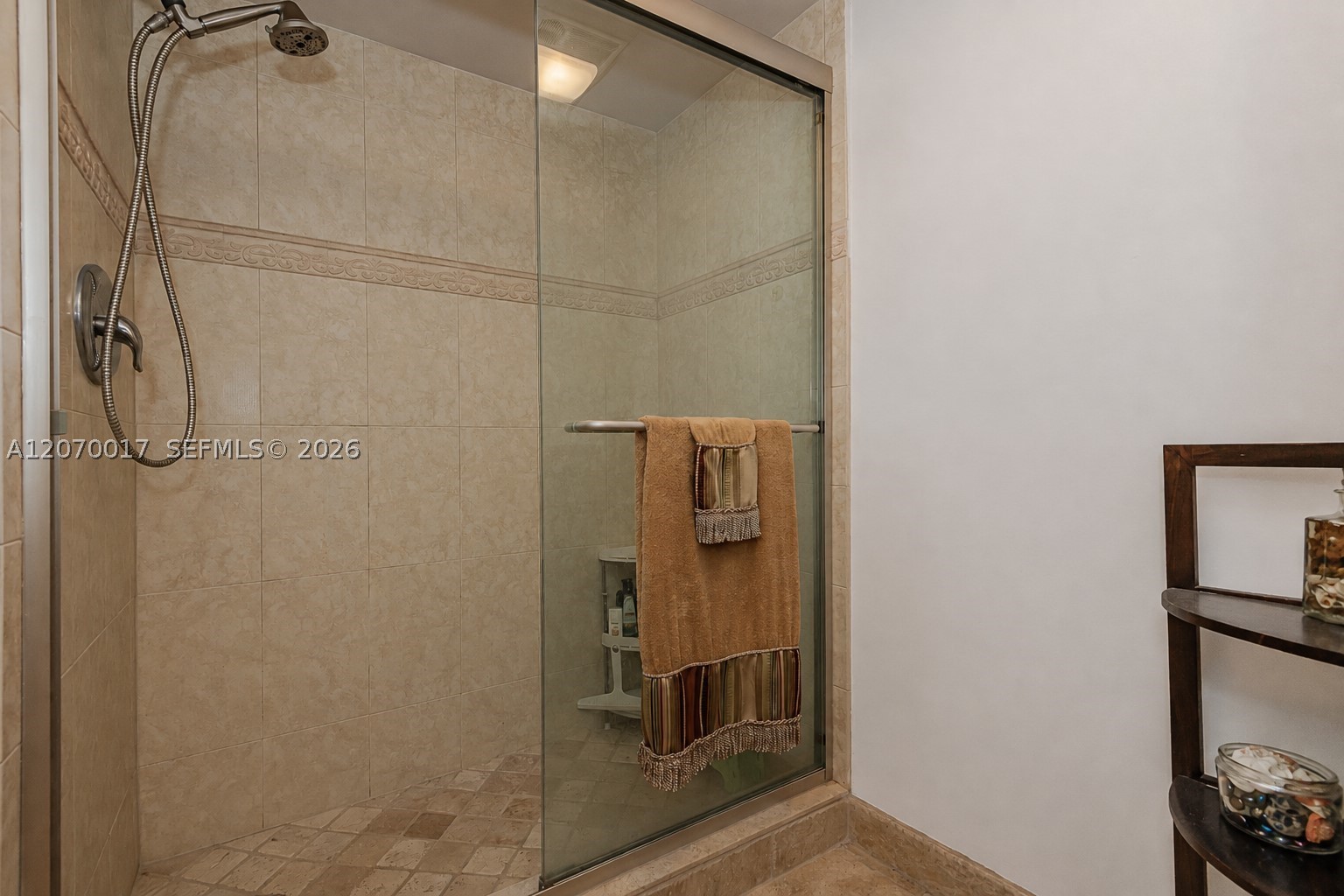 3051 NE 48th St #406, Fort Lauderdale FL 33308