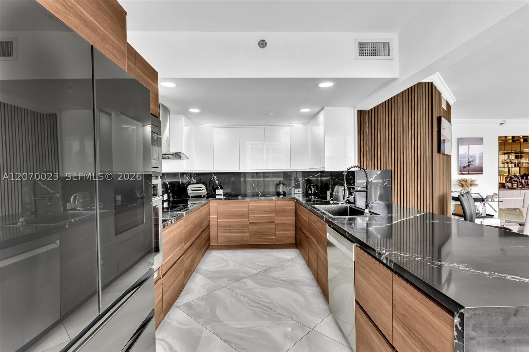 3000 Island Blvd #1106, Aventura FL 33160