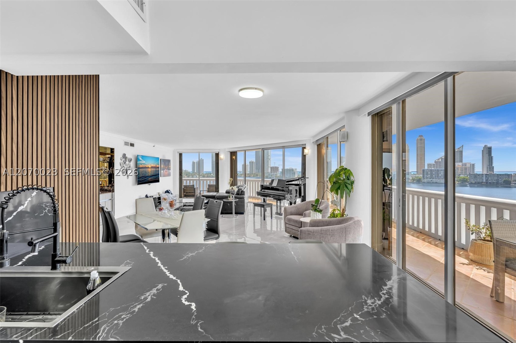 3000 Island Blvd #1106, Aventura FL 33160