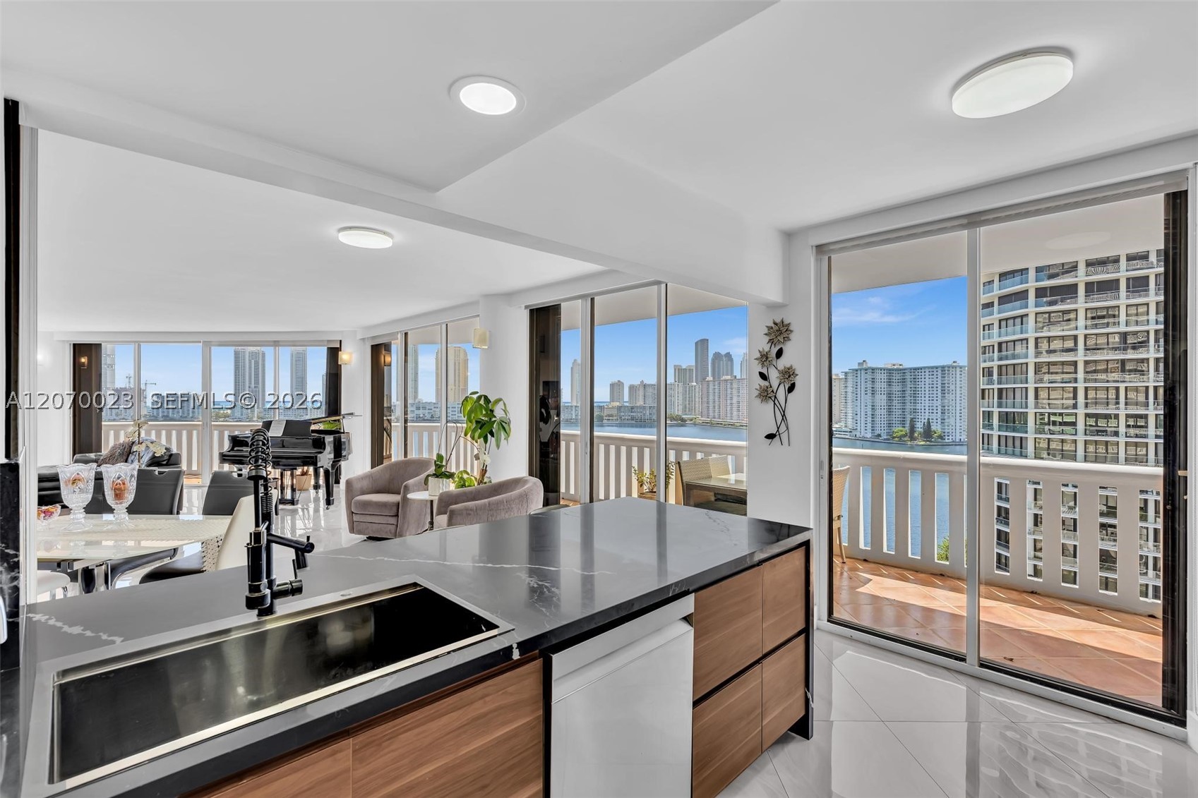 3000 Island Blvd #1106, Aventura FL 33160