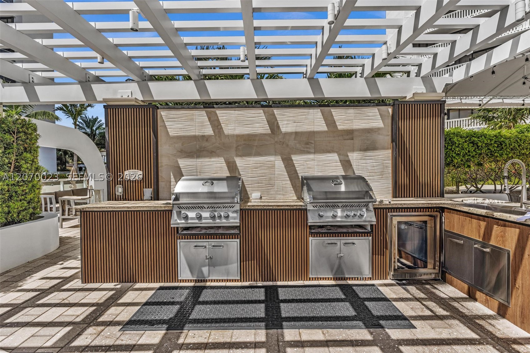 3000 Island Blvd #1106, Aventura FL 33160