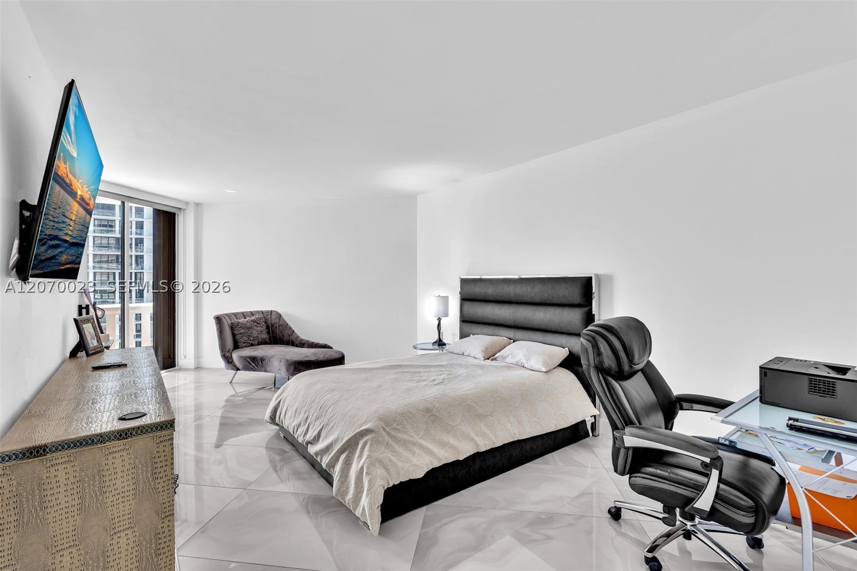 3000 Island Blvd #1106, Aventura FL 33160