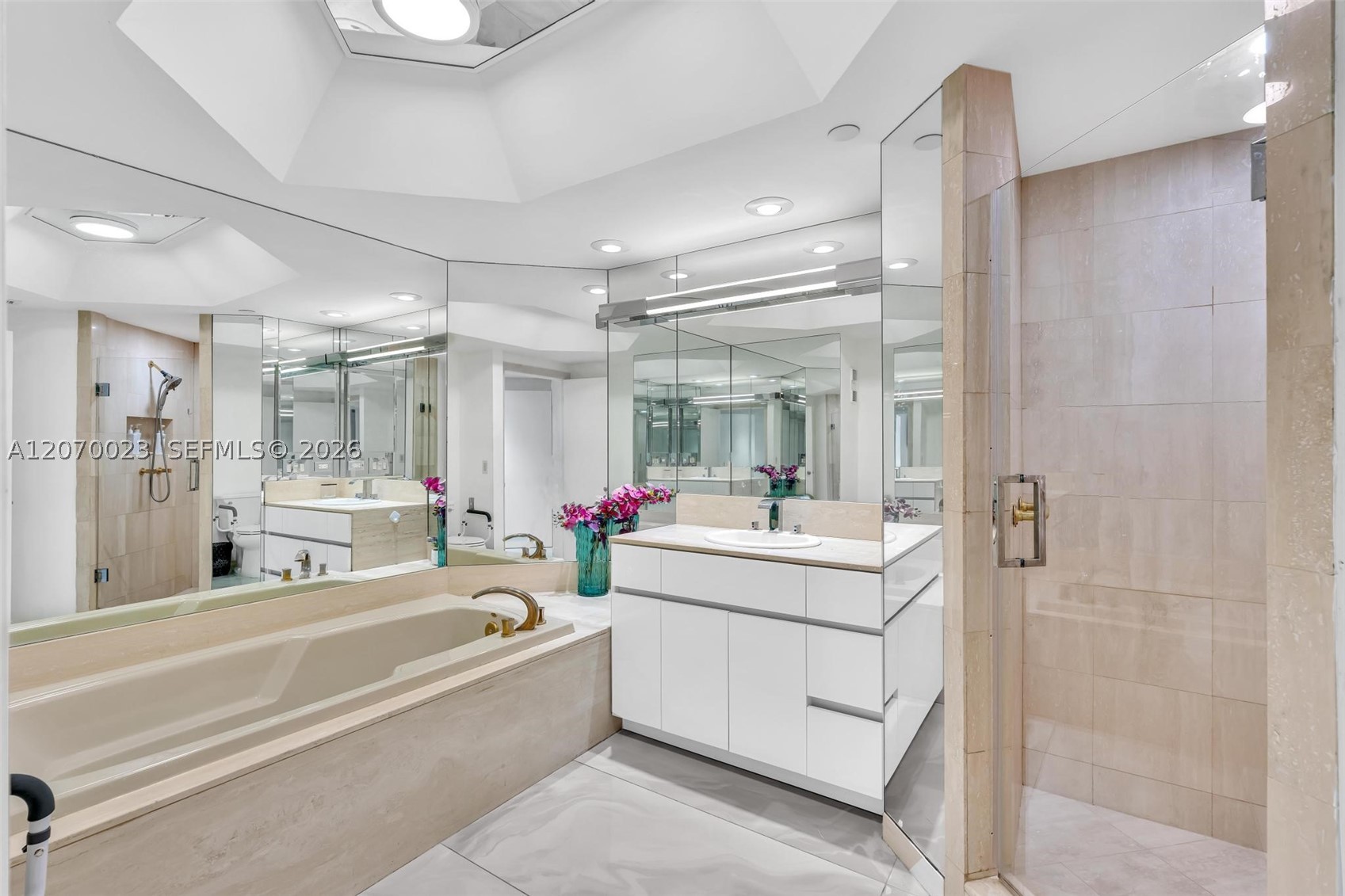 3000 Island Blvd #1106, Aventura FL 33160