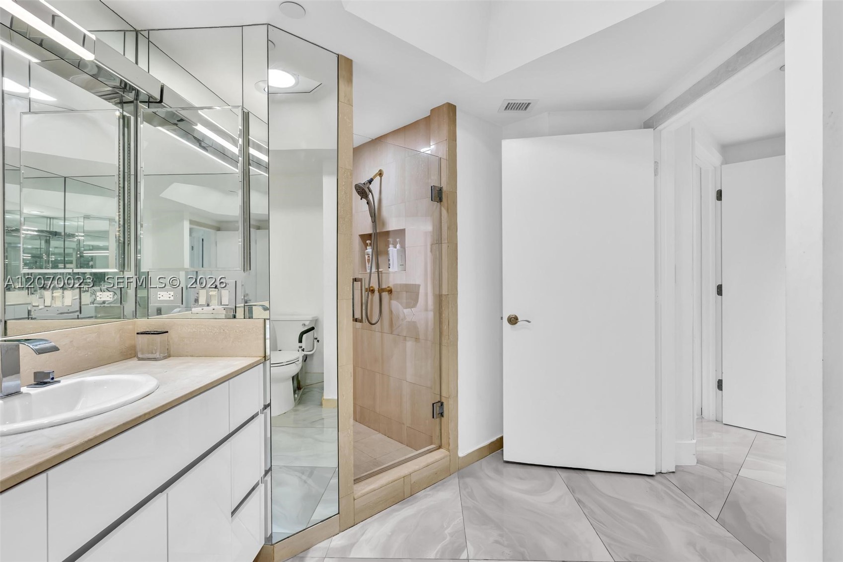 3000 Island Blvd #1106, Aventura FL 33160
