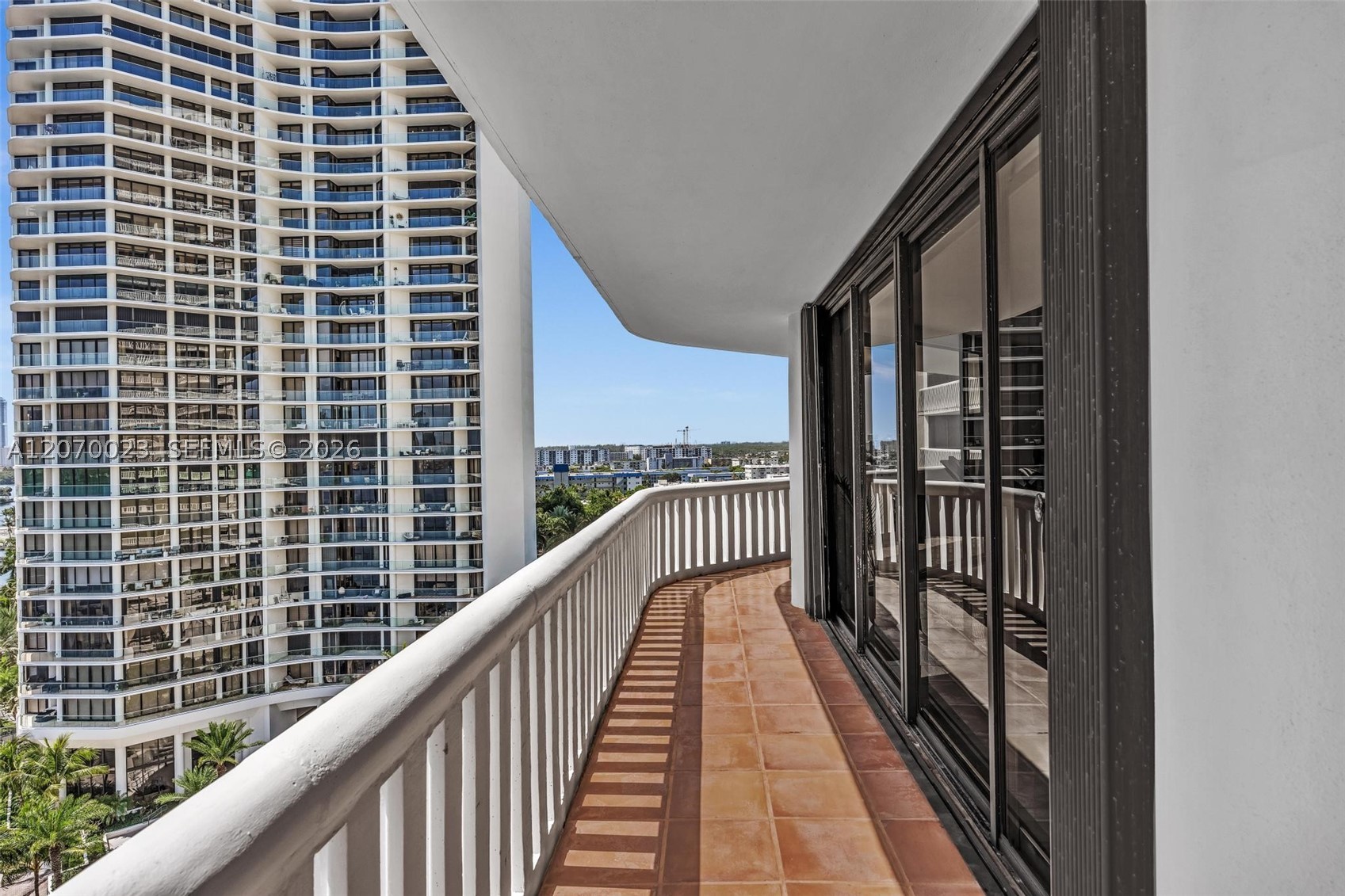 3000 Island Blvd #1106, Aventura FL 33160
