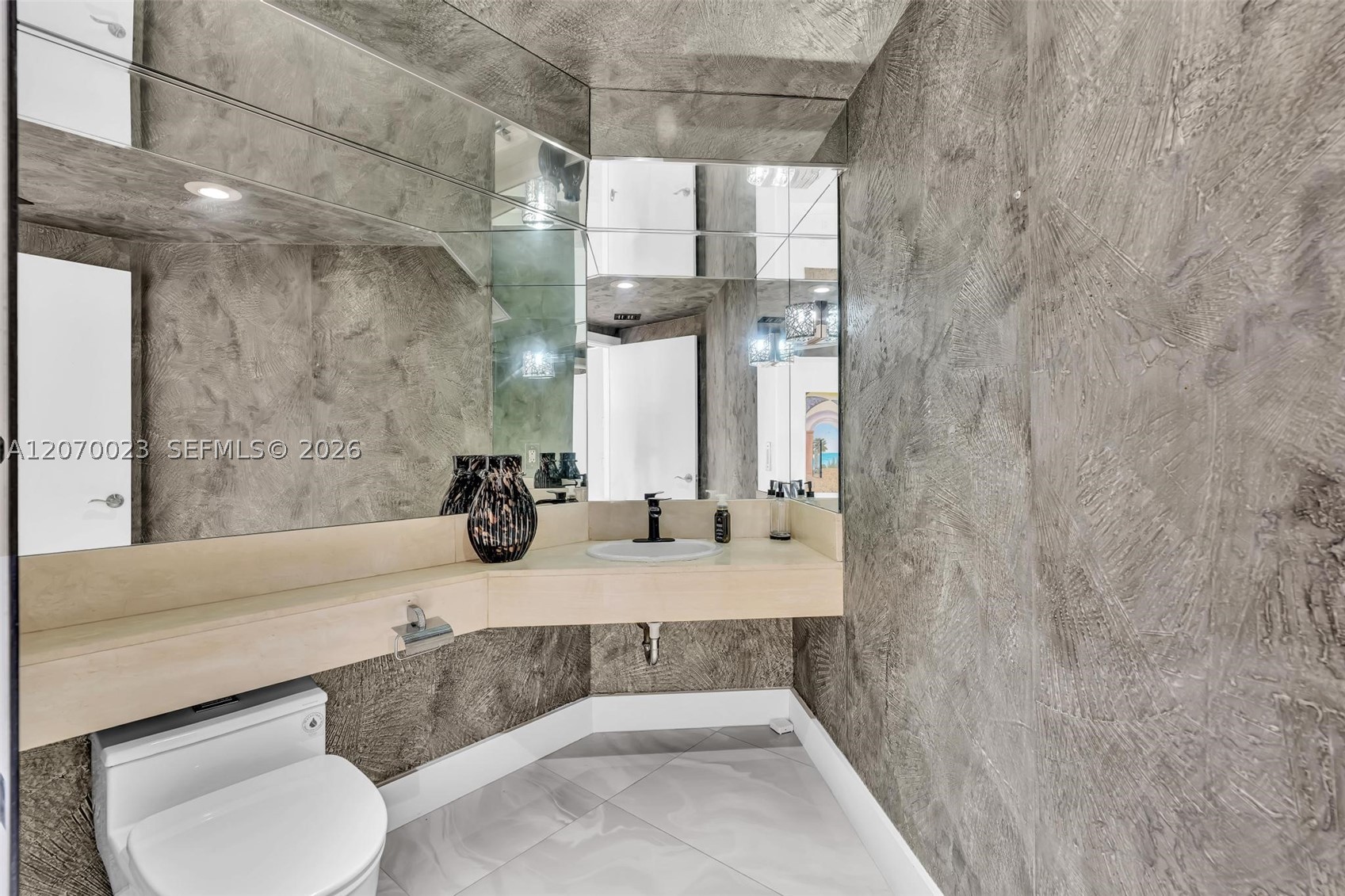 3000 Island Blvd #1106, Aventura FL 33160