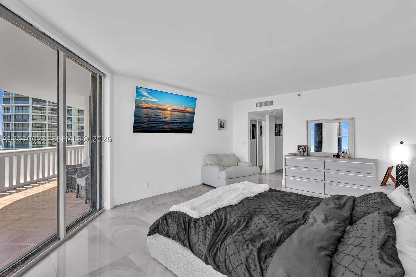 3000 Island Blvd #1106, Aventura FL 33160