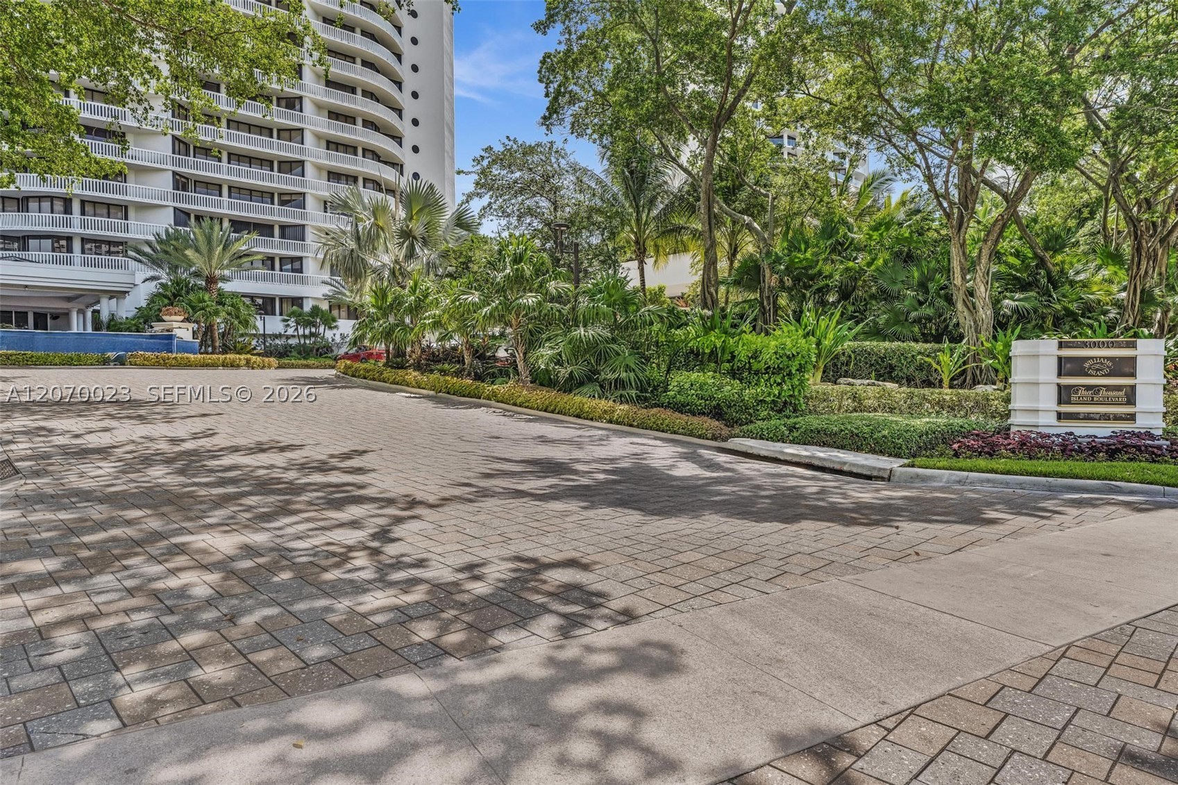 3000 Island Blvd #1106, Aventura FL 33160