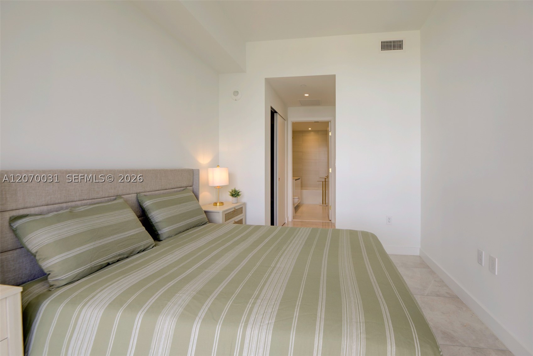 2678 Tigertail Ave #1403, Coconut Grove FL 33133