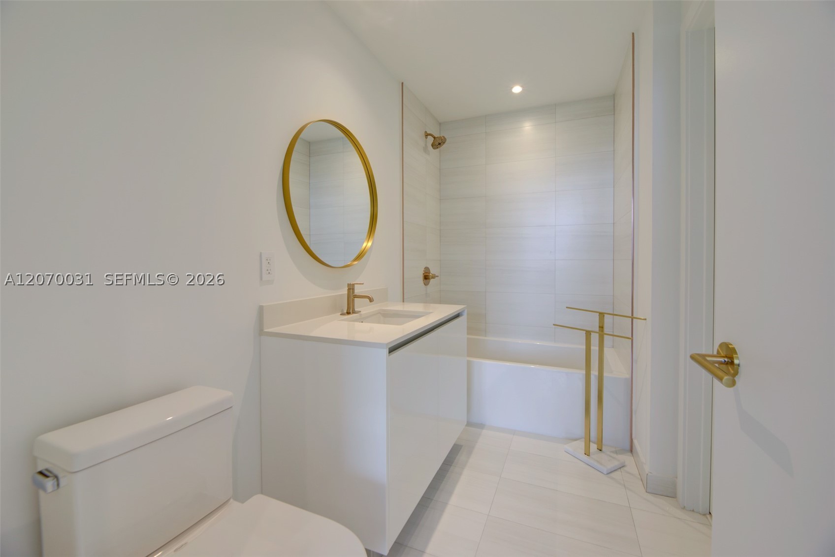 2678 Tigertail Ave #1403, Coconut Grove FL 33133