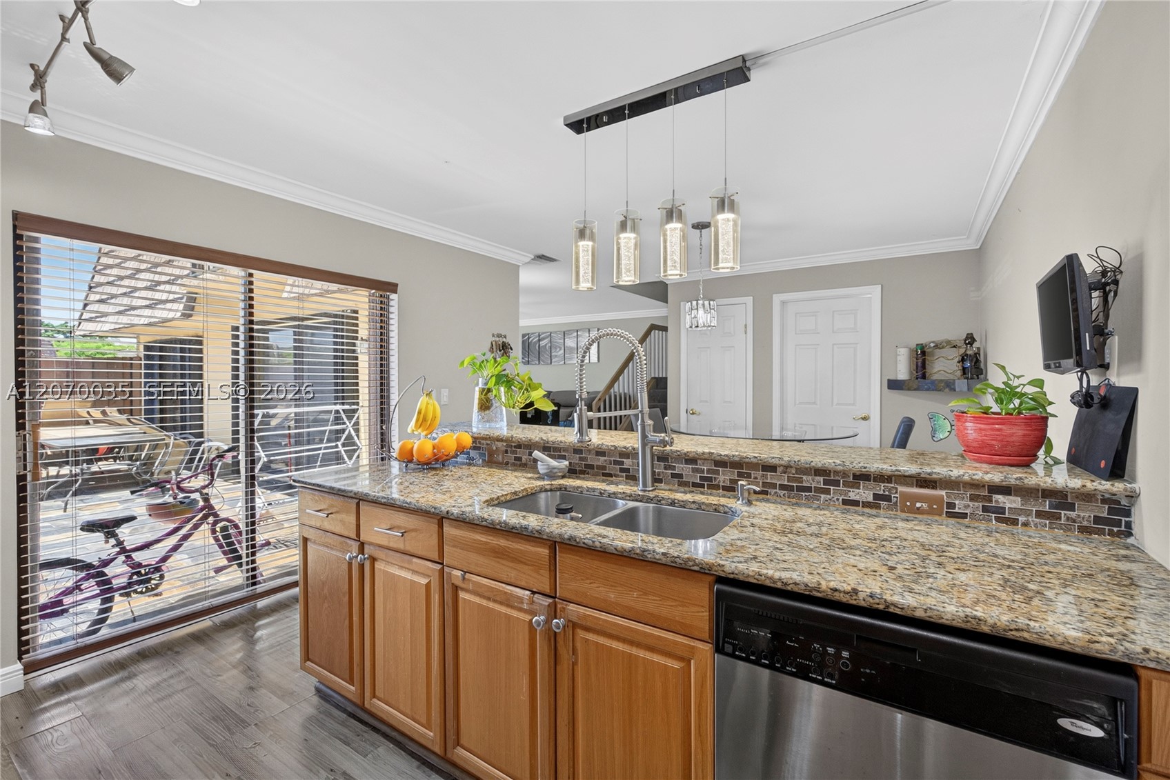 953 Springdale Cir, Palm Springs FL 33461