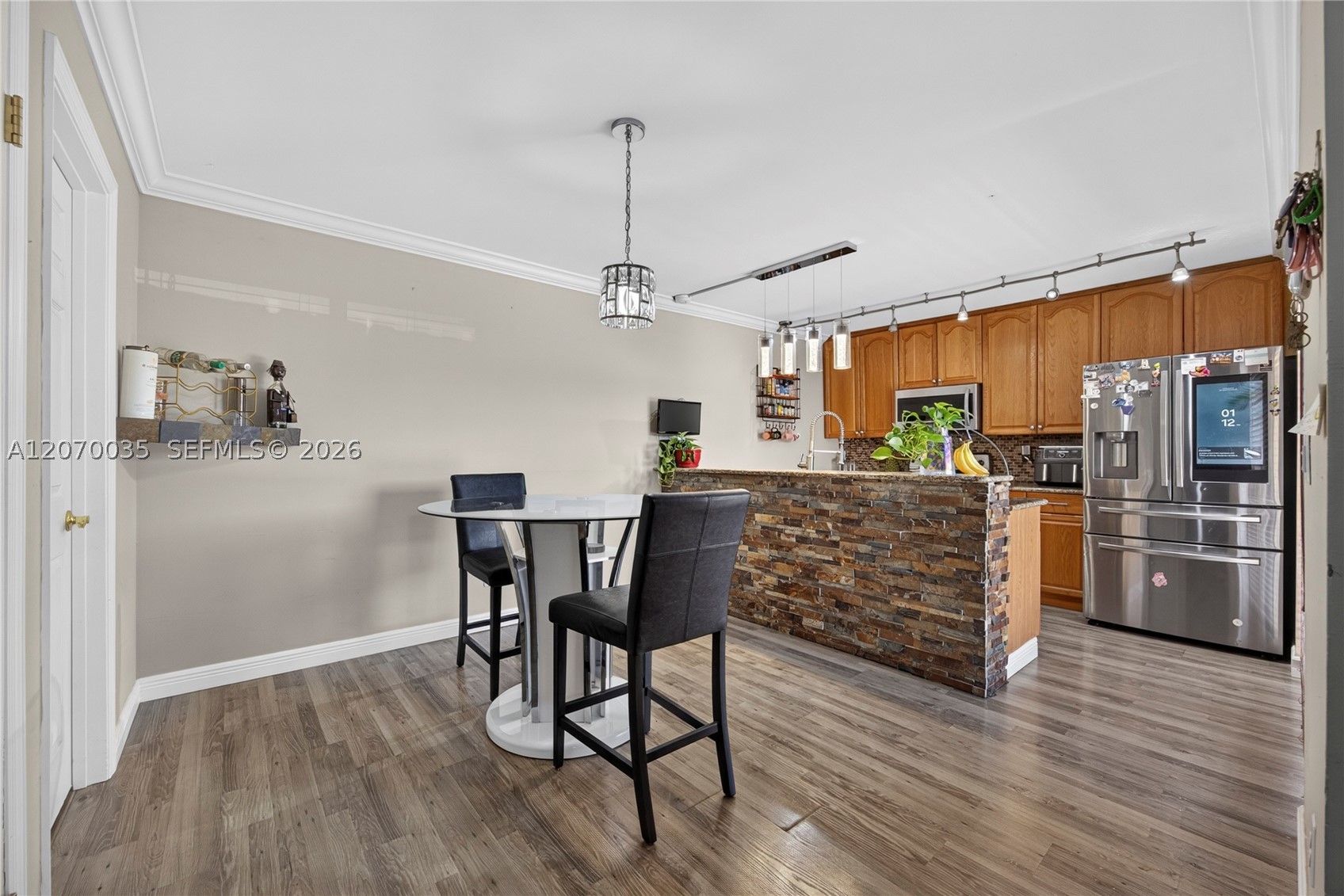 953 Springdale Cir, Palm Springs FL 33461
