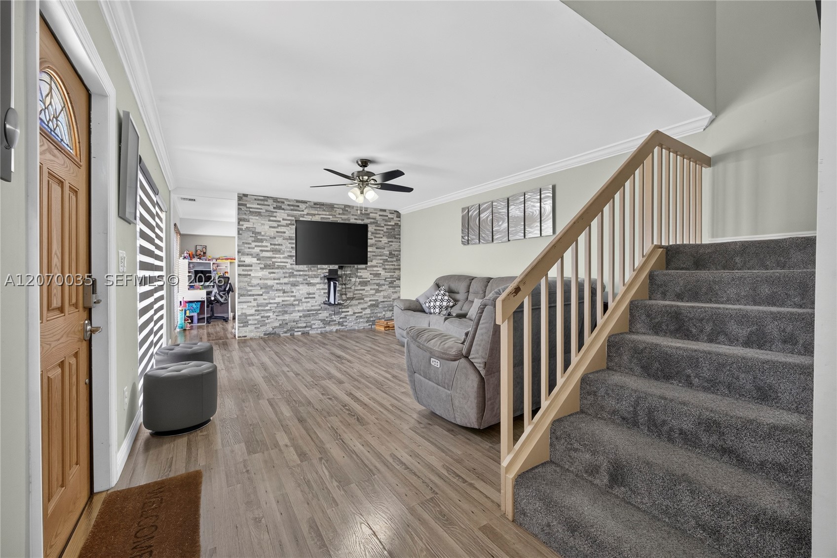 953 Springdale Cir, Palm Springs FL 33461