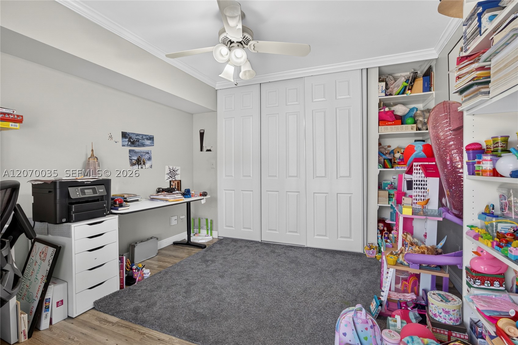953 Springdale Cir, Palm Springs FL 33461